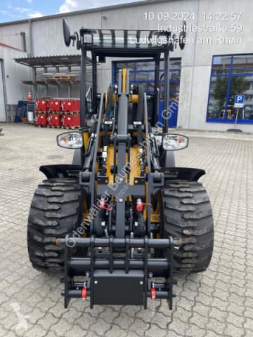 JCB 403