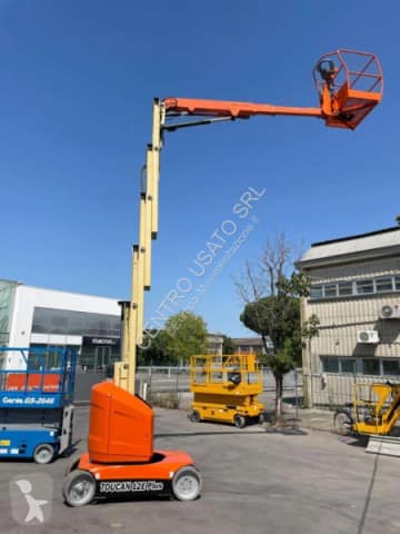 JLG