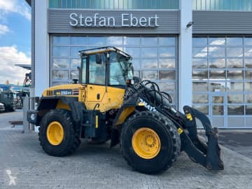 Komatsu WA250